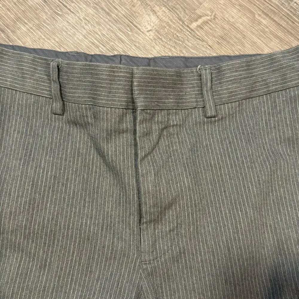 Express Men's Grey and White Pinstriped Dress Pant Size 32 - Picture 5 of 8